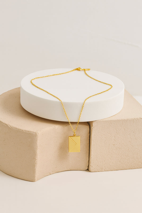 Royal Charm – Pearl Center Necklace
