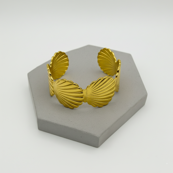 Ziwels Seashell Cuff Bracelet – 18K Gold Plated Stainless Steel | Anti-Tarnish, Waterproof & Adjustable