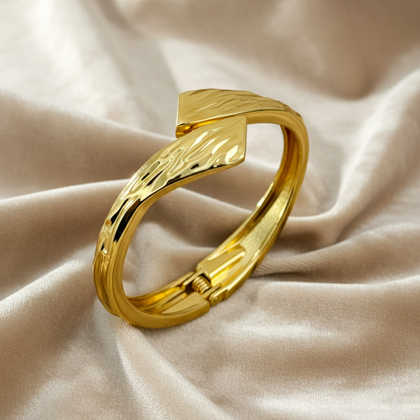 Ziwels Women’s 18K Gold Plated Diamond-Cut Textured Bracelet – Anti-Tarnish, Waterproof, Premium Stainless Steel Jewellery