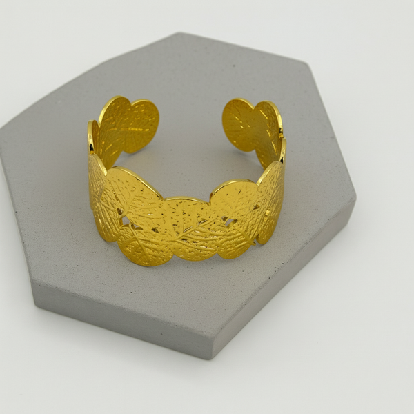 Ziwels Nature Leaf Cuff Bracelet – 18K Gold Plated Stainless Steel | Anti-Tarnish, Waterproof & Adjustable