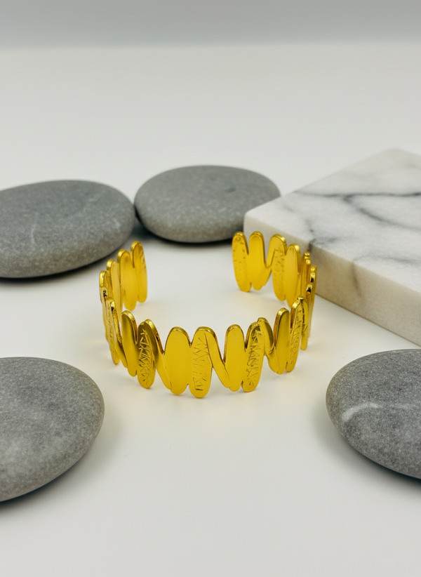 Ziwels Wave Pattern Cuff Bracelet – 18K Gold Plated Stainless Steel | Anti-Tarnish, Waterproof & Adjustable