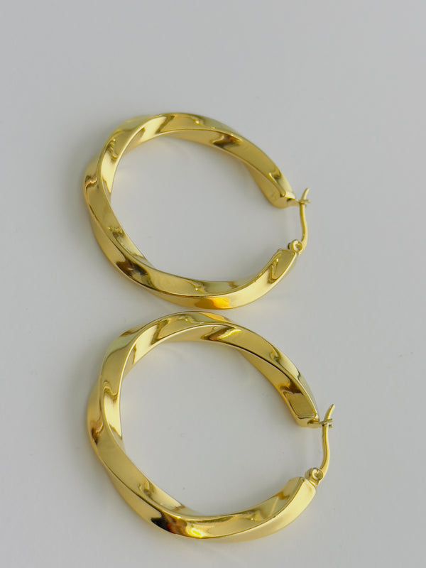 Radiant Petals – Statement Earrings