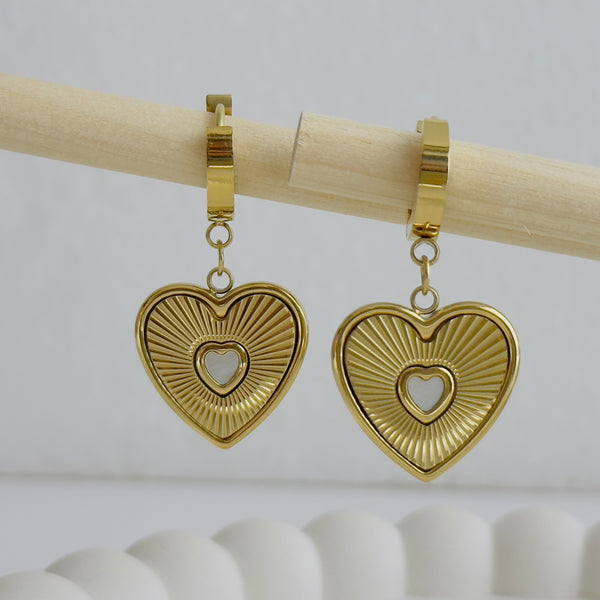 Radiant Hearts – Pearl & Gold Earrings