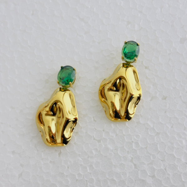 Royal Glow: Green Stone Heart Earrings